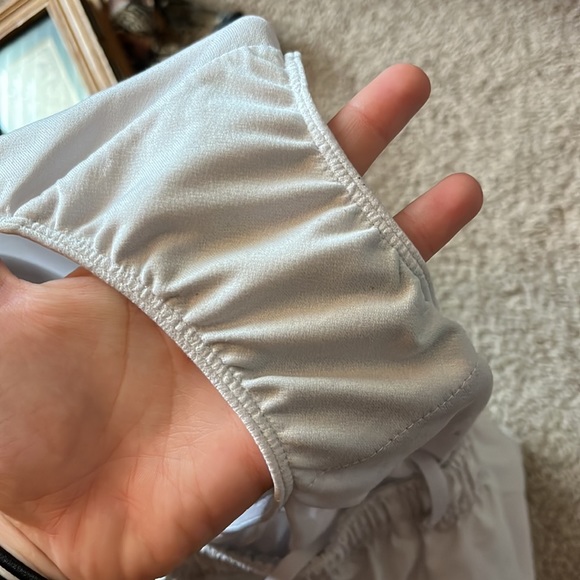 White Nike shorts - Picture 4 of 4